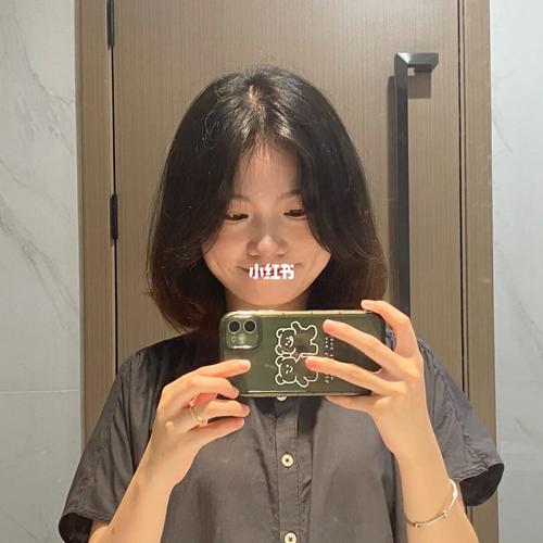 刘海短发发型图片 刘海短发发型图片女减龄2023