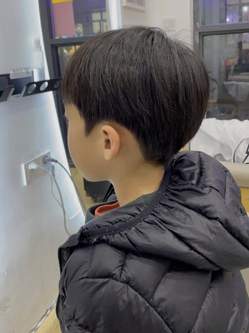 韩式小男孩发型图片 韩式小男孩发型图片中长发