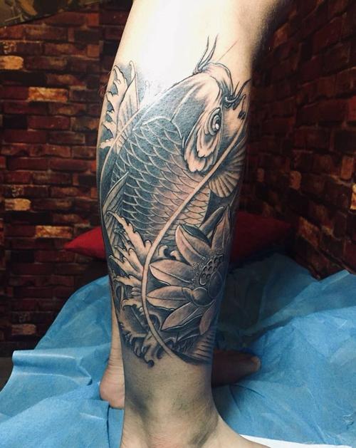 荷花鲤鱼纹身图案 荷花鲤鱼纹身图案满背