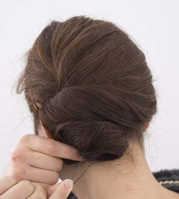 中年女性盘头发型图片 中年女人盘头发型方法