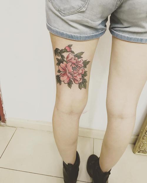 大腿根部纹身图案 大腿根部纹身图案女生