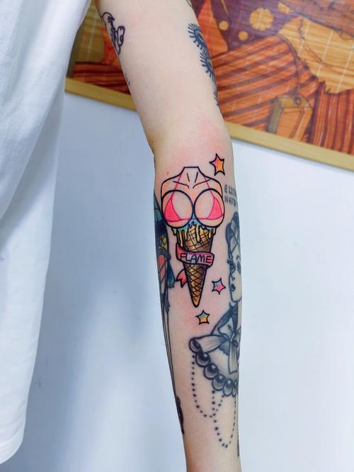 适合女生的手臂纹身图案 适合女生的纹身图案手臂