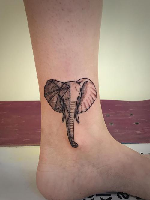 大象纹身图案男 大象纹身的含义和忌讳
